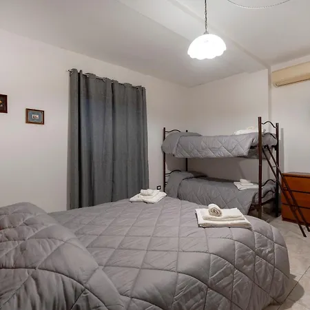 Oasi Torre Di Mastro, Villa